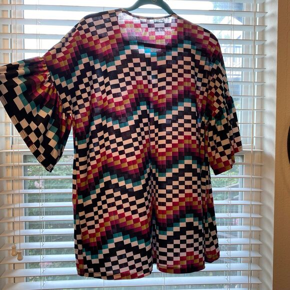 (5/$25‎ SALE ✅) PREOWN Azules Bell Ruffle Sleeve XL Long-Line Chevron Print Top - Picture 1 of 5